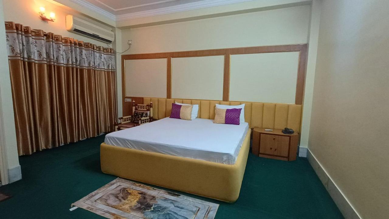 Hotel Sangam Baharampur Exteriör bild